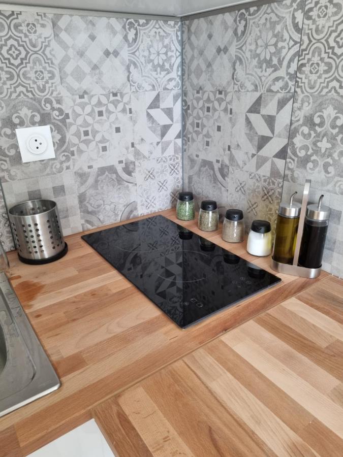Studio Cabine Refait A Neuf A 3 Minutes A Pied De La Plage Apartment Le Grau-du-Roi Luaran gambar